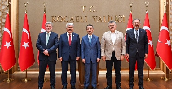 AK Parti Kocaeli Milletvekillerinden Vali Aktaş' Hayırlı Olsun Ziyareti