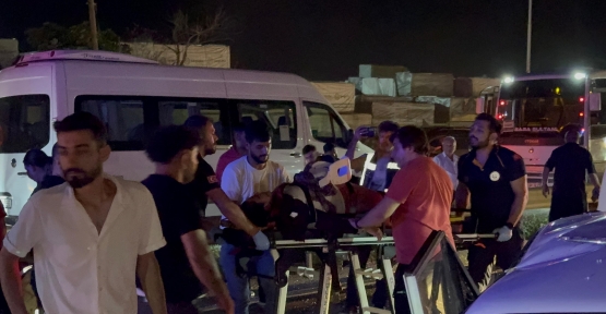 D-100’DE FECİ KAZA: 2’Sİ ÇOCUK 5 KİŞİ YARALANDI