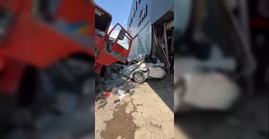 Freni Boşalan Kamyon Dehşet Saçtı: O Anlar Kamerada