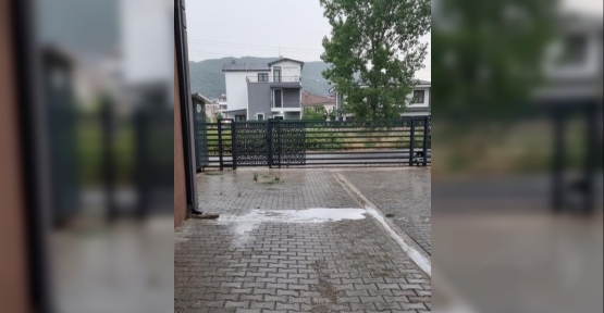 HER YAĞMURDA YEŞİLÇAM FİLMİNDEKİ O SAHNE GERÇEK OLUYOR