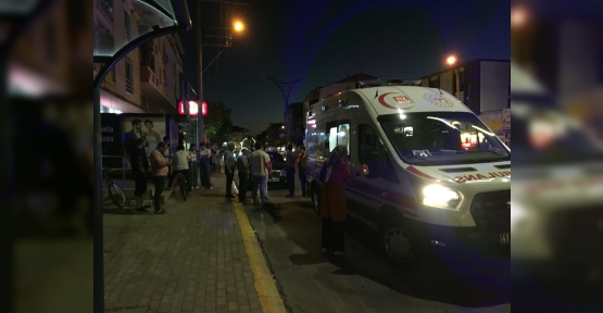 OTOMOBİLİNİ PARK ETMEK İSTERKEN 2 ÇOCUĞA ÇARPTI