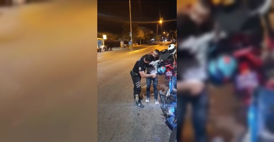 Polisten Motosiklet Sürücüsüne "Sesli" Ders