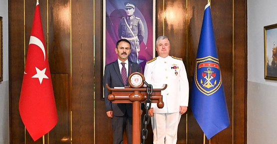 Vali Aktaş'tan, Garnizon Komutanı Tümamiral Hüseyin Tığlı’ya İade-İ Ziyaret