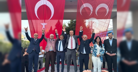 MHP’de Tuncay Batı Gövde Gösterisi İle Görevi Devraldı