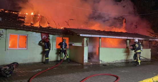 72 Yaşındaki Annesinin İlişkisi Olduğunu Düşünerek, İçinde Bulunduğu Evi Yakmış