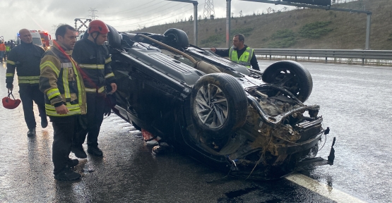 KUZEY MARMARA OTOYOLU'NDA TAKLA ATAN OTOMOBİL SÜRÜKLENDİ: 4 YARALI
