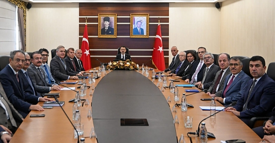 Vali Aktaş, Değerlendirme Toplantısında Vali Yardımcıları ve İlçe Kaymakamları ile Bir Araya Geldi