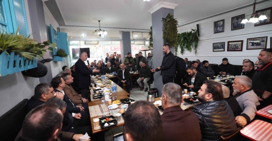 Başkan Büyükakın, Alikahya Esnafıyla Kahvaltı Yaptı