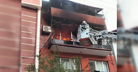 SOBADAN ÇIKAN YANGINDA EV ALEV ALEV YANDI