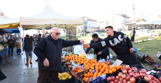 Çınarlı Semt Pazarı Halkın Yüzünü Güldürüyor