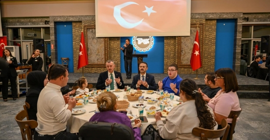 Vali Aktaş ve Büyükşehir Başkanı Büyükakın, Engelli Dostlarımızla Bir Araya Geldiler
