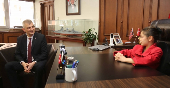Başkan Sezer Koltuğunu Aslı Çırak’a Devretti
