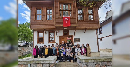 Gölcük Belediyesi En Çok Kitap Okuyan Öğrencileri Ödüllendirildi