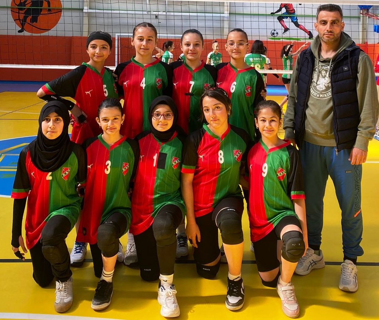Körfez Küçük Kız Voleybol Turnuvası Başladı