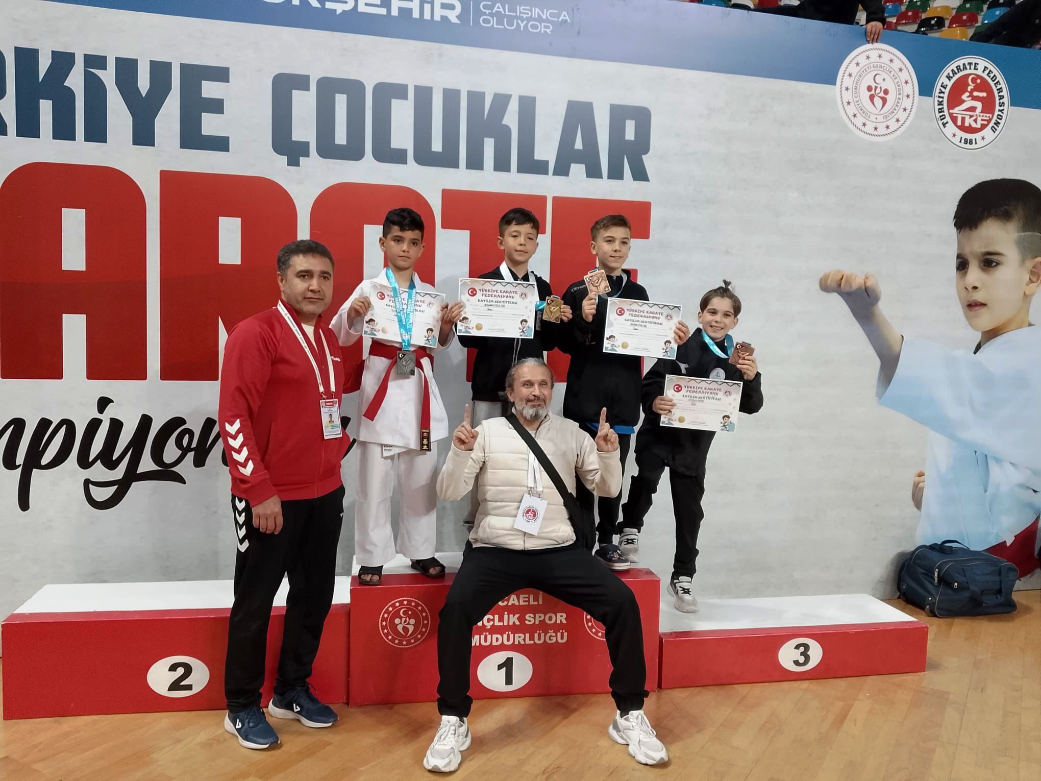 Körfezli İki Küçük Karateci Balkan Şampiyonası Vizesi Aldı