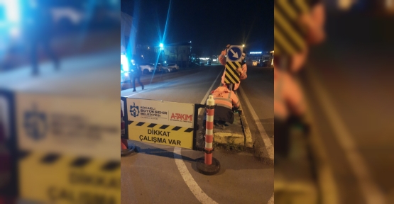 Trafik Ve Yol Levhalarının Onarımı Yapılıyor