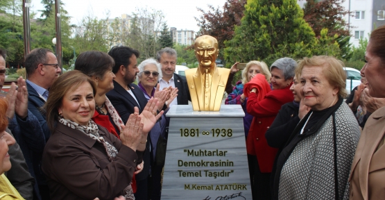 Yahya Kaptan Mahallesi’nde Atatürk Büstü Açıldı
