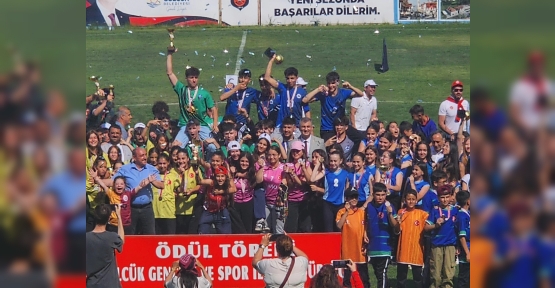 19 Mayıs Turnuvalarında Dereceye Giren Okullar Ödüllendirildi