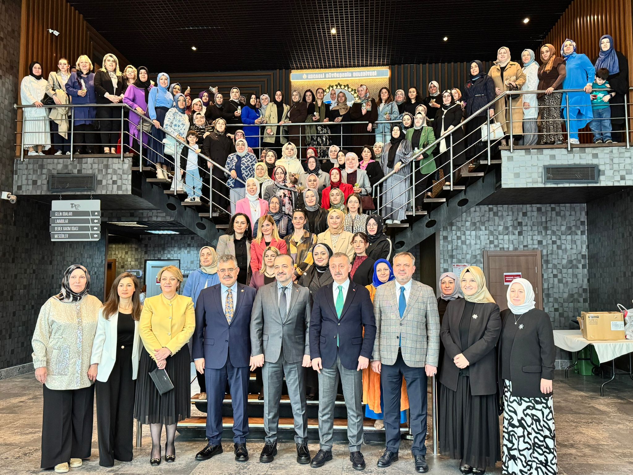 AK Parti il Kadın Kollarından Anneler Gününe Özel Program"