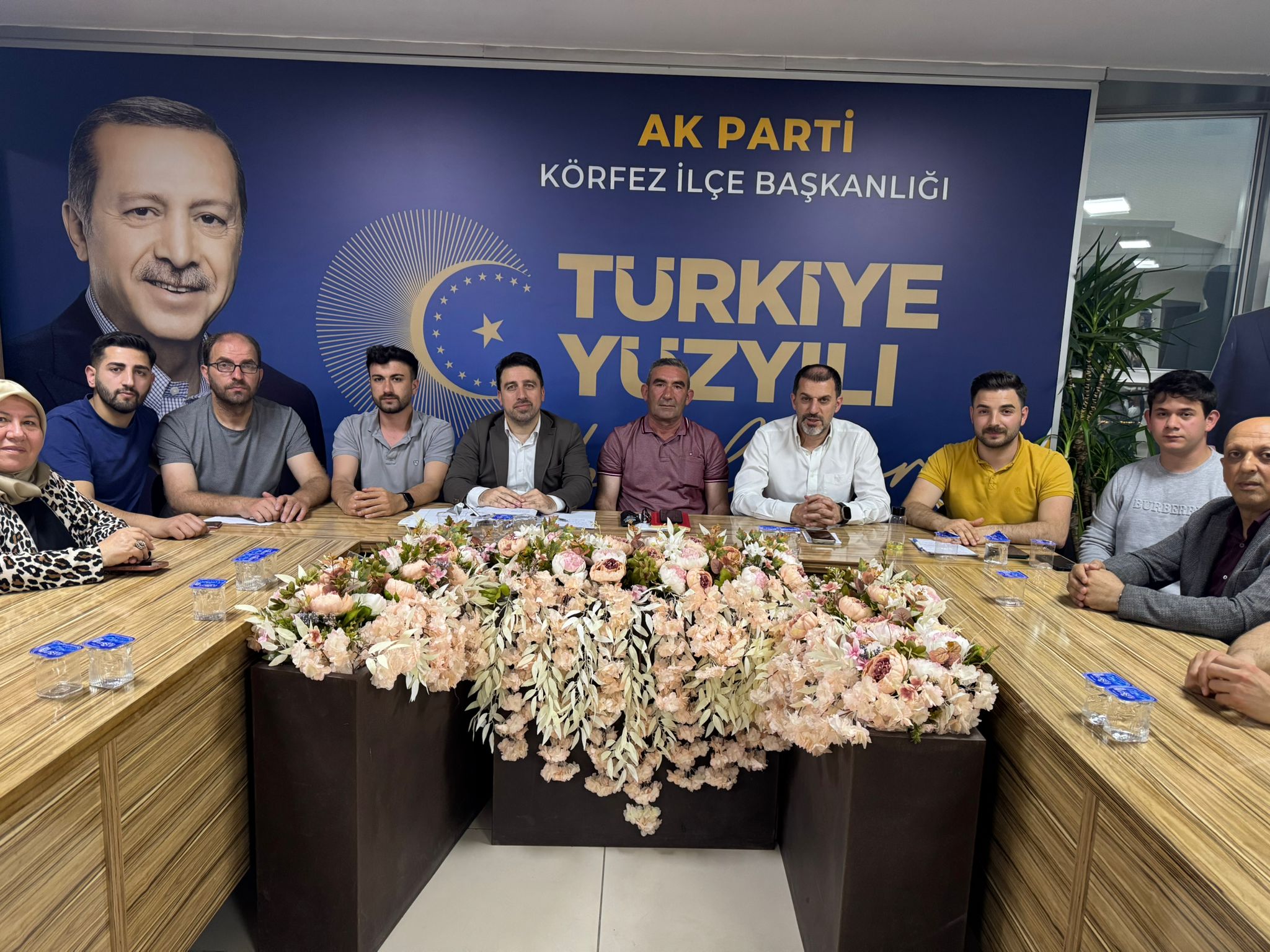 AK Parti Körfez Teşkilatı  Başarılarıyla Örnek Gösteriliyor