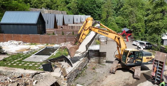 DAĞ TAŞ BUNGALOV OLMUŞTU, KAÇAK OLANLAR TEK TEK YIKILIYOR