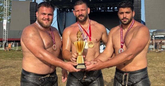 Gölcük Belediyespor Pehlivanları Başarıya Doymuyor