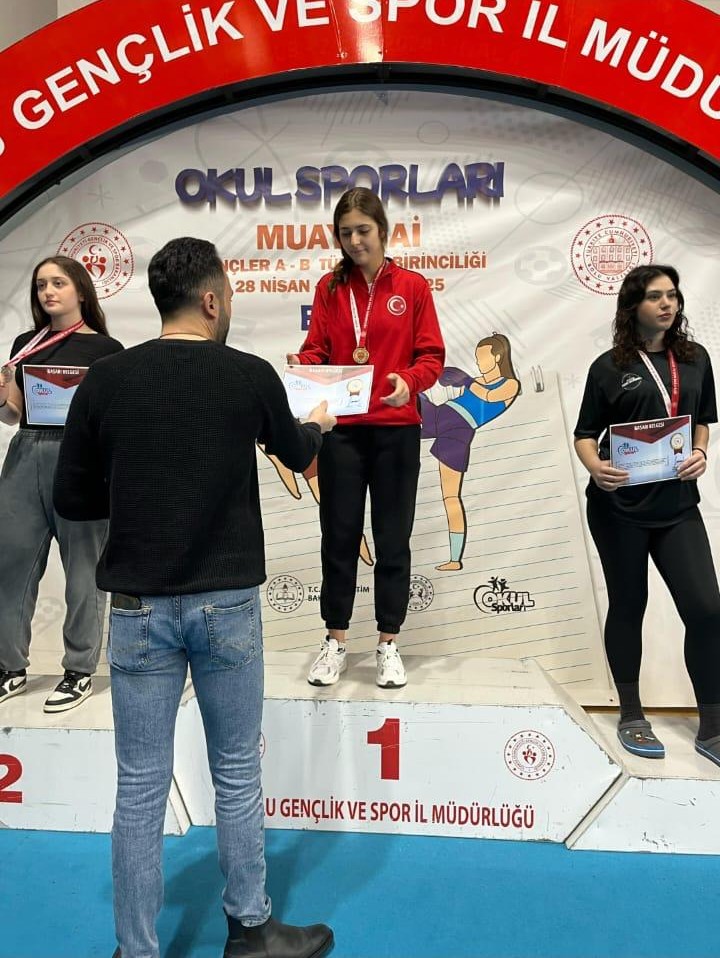 Gölcük'ten Bir Türkiye Şampiyonu Daha Çıktı
