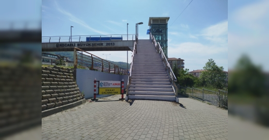 Gölcük’teki Üst Geçitler Elden Geçiriliyor
