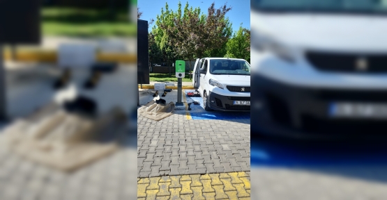 KARTEPE’DE ÇEVRECİ ULAŞIM İÇİN ŞARJ İSTASYONLARI HİZMETE AÇILDI