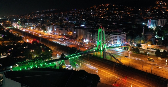    Kocaeli’nde Üst Geçitler Yeşile Büründü