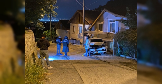 KURŞUN YAĞMURUNA TUTULAN OTOMOBİL KAZA YAPTI: 1 AĞIR YARALI