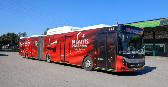    Otobüs ve Tramvaylar 19 Mayıs'a Özel Giydirildi
