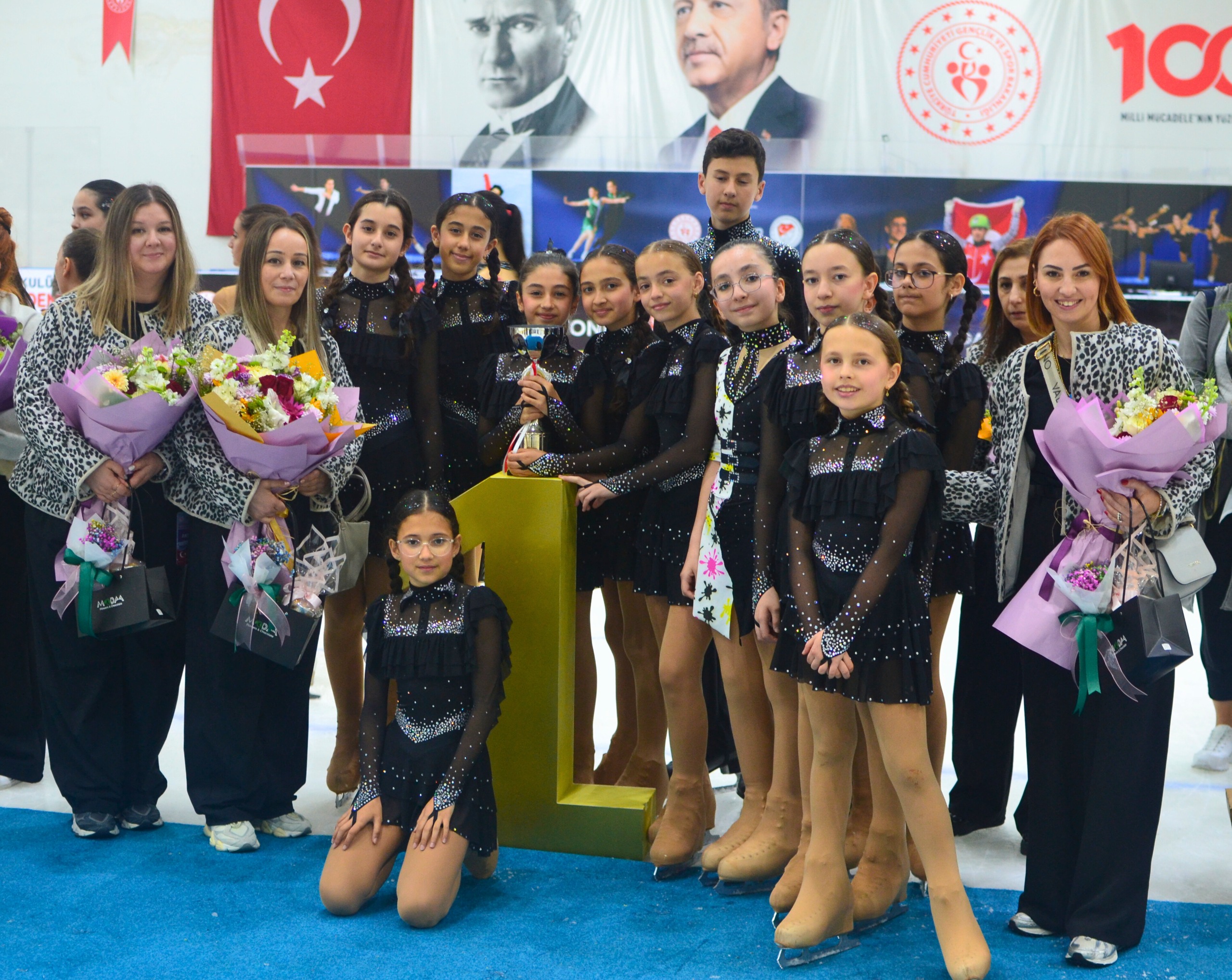 Samsun’da Buzda Tarih Yazıldı: Elite Buz Sporcularından Üçte Üçlük Zafer