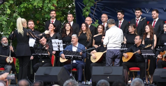 Dilovası Öğretmenler Korosu’ndan Unutulmaz Türkü Gecesi