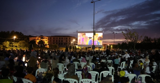 Kartepe’de Açık Hava Sinema Keyfi Başladı