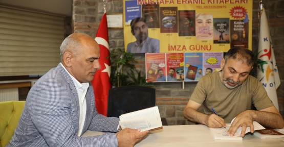 Mustafa Eranıl’ın Kitap İmza Gününe Yoğun Katılım
