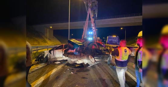 OTOYOL SAVAŞ ALANINA DÖNDÜ: 4'Ü ÇOCUK 12 YARALI