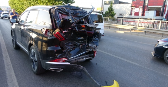 YENİ ALINAN ARACA KAMYON ÇARPTI: 1 YARALI