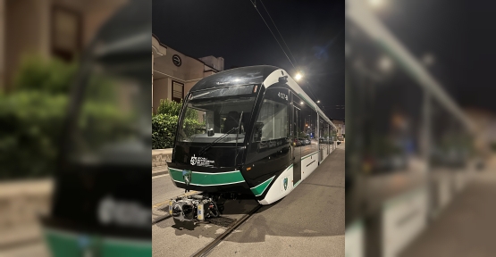 9. TRAMVAY RAYLARA İNDİ, SON ARAÇ YOLDA