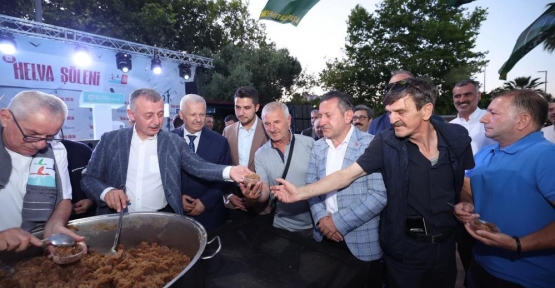 BAŞKAN BÜYÜKAKIN, KAZANI AÇTI, İLK HELVALARI DAĞITTI