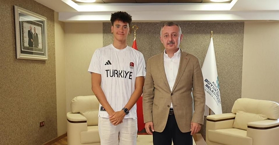 Büyükakın, İzmitli Avrupa Şampiyonu  Kuzey Tunçelli’yi tebrik etti