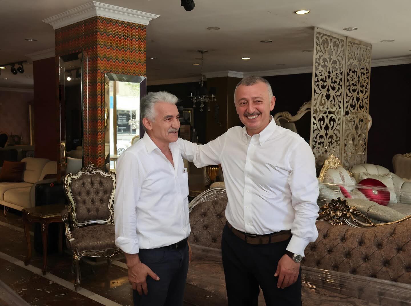 ESNAFIMIZLA HER ZAMAN OMUZ OMUZAYIZ
