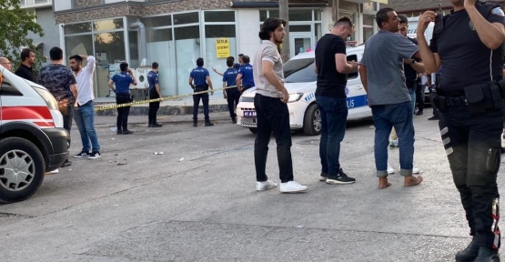 EV BASKINIYLA BAŞLAYAN KAVGADA SOKAK SAVAŞ ALANINA DÖNDÜ