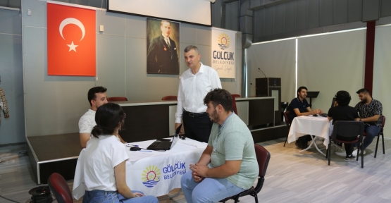 Gölcük Belediyesi Üniversite Tercihleri İçin Yine Öğrencilerin Yanında