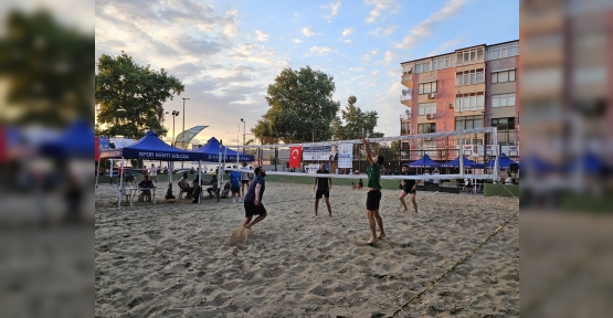 Gölcük'te Her Yıl Şenliğe Dönüşen Turnuva Başladı