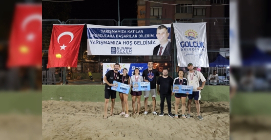 Gölcük’te Plaj Voleybolu Turnuvası Büyükler Kategorisinde Sona Erdi