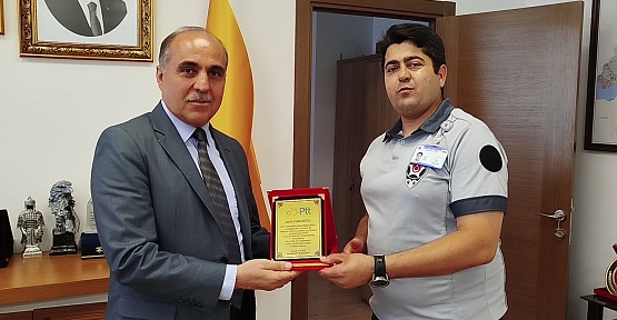 Nefesi Kesilen Çocuğun İmdadına Yetişti: O Anlar Kamerada