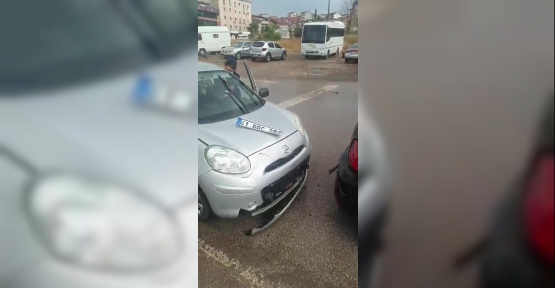 2 Otomobil Kazaya Karıştı: Yaya Ve Sürücü Yaralandı