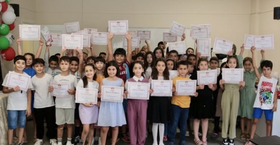 BİLGİ EVİ ÖĞRENCİLERİNE KUR’AN’A GEÇİŞ TÖRENİ DÜZENLENDİ