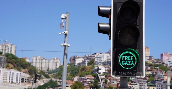 Büyükşehir, Kırmızı Işıkla “Stop İsrail” Dedi